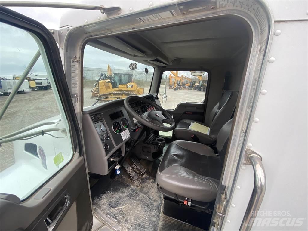 Kenworth T300 Cisterny na vodu
