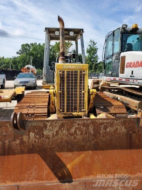 Komatsu D38P-1 LGP Pásové dozery