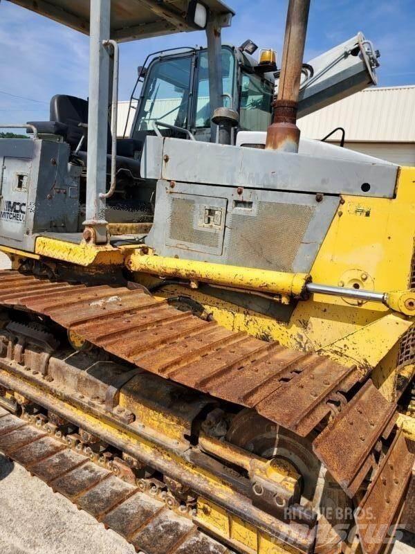 Komatsu D38P-1 LGP Pásové dozery