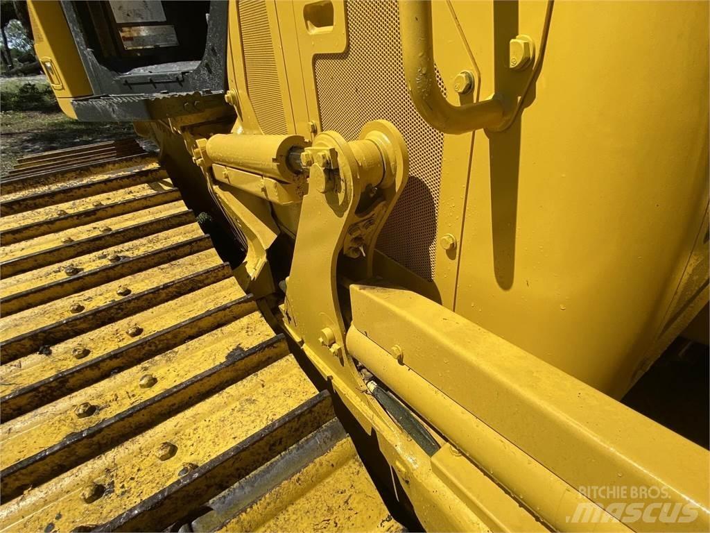 Komatsu D39PX-24 Pásové dozery