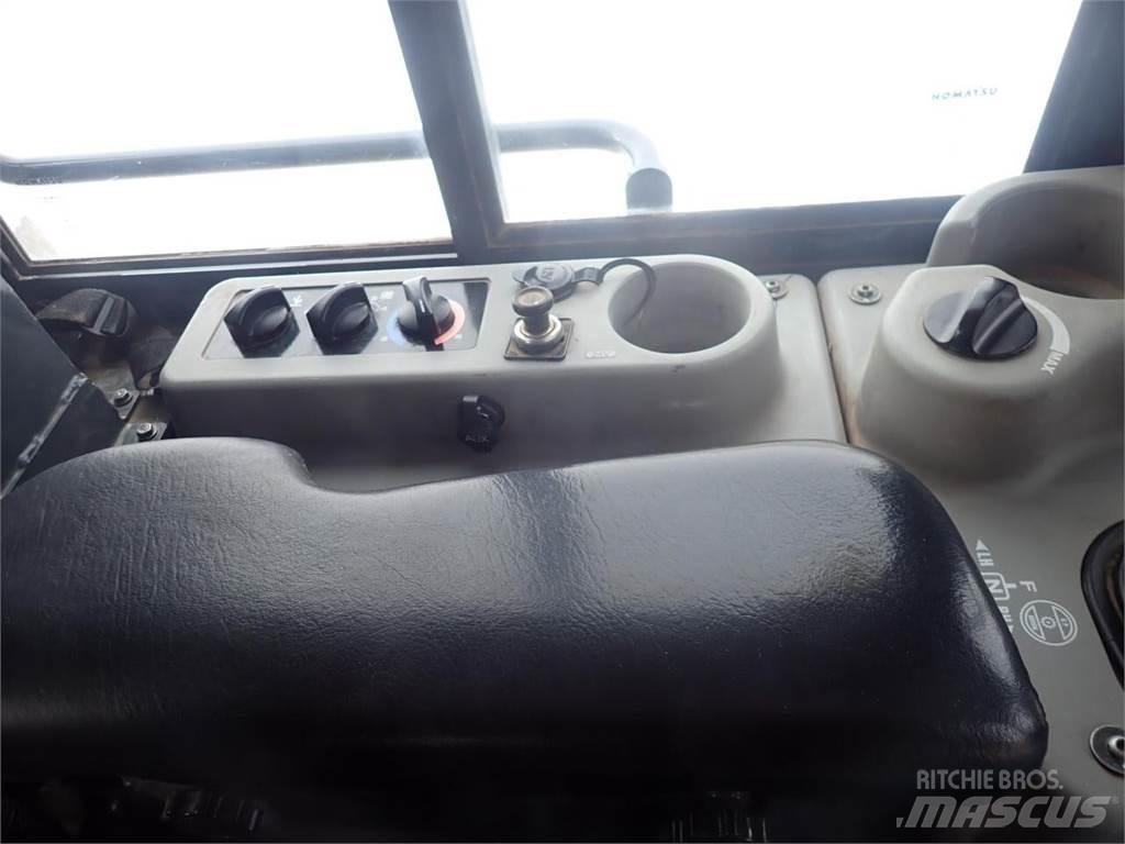 Komatsu D61PXi-24 Pásové dozery