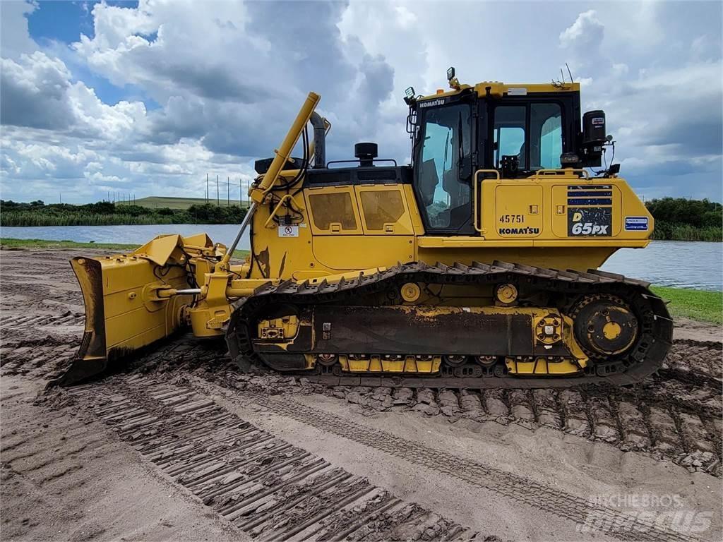 Komatsu D65PX-18 Pásové dozery