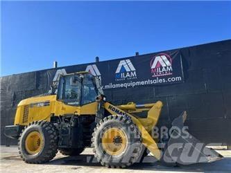 Komatsu WA270-8 Kolové nakladače
