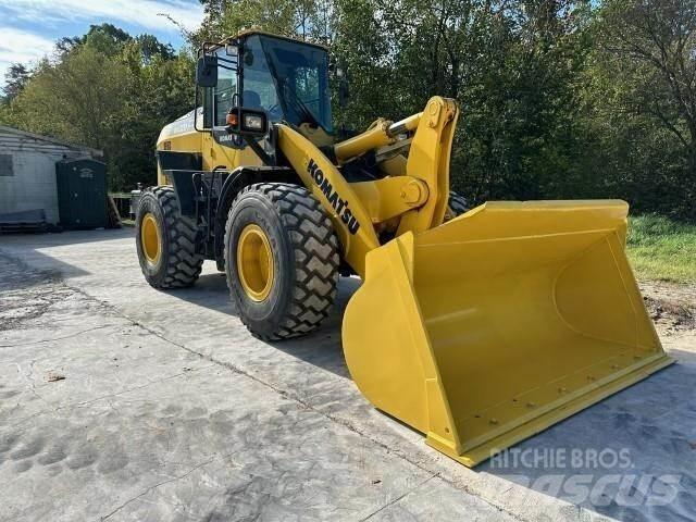 Komatsu WA320-8 Kolové nakladače