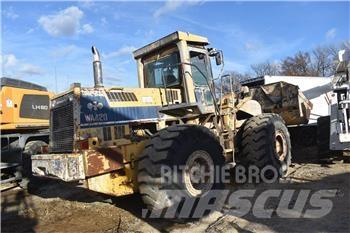 Komatsu WA420 Kolové nakladače