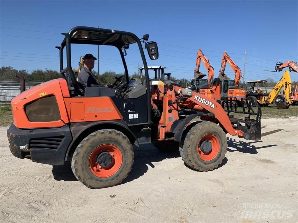 Kubota R530 Kolové nakladače