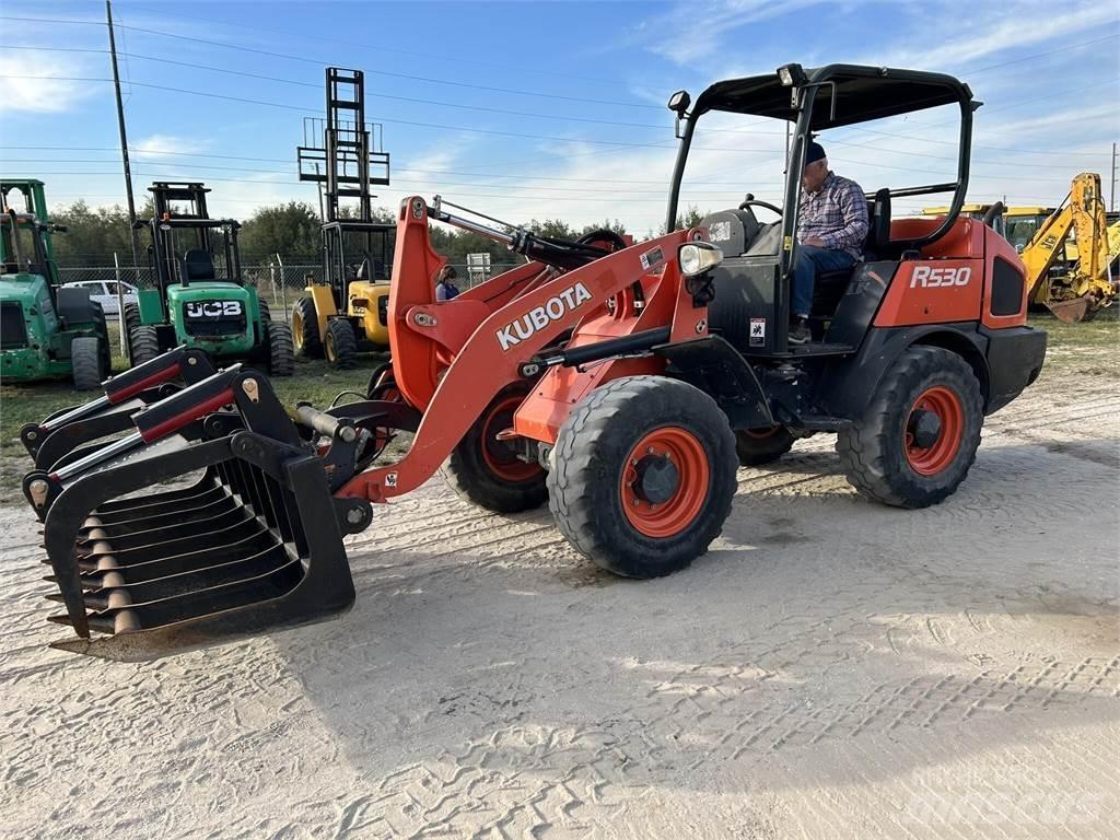 Kubota R530 Kolové nakladače
