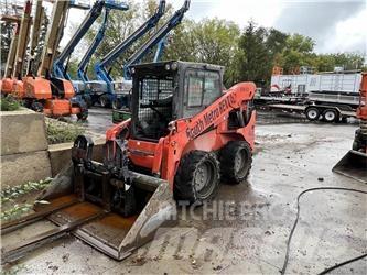 Kubota SSV75 Smykem řízené nakladače