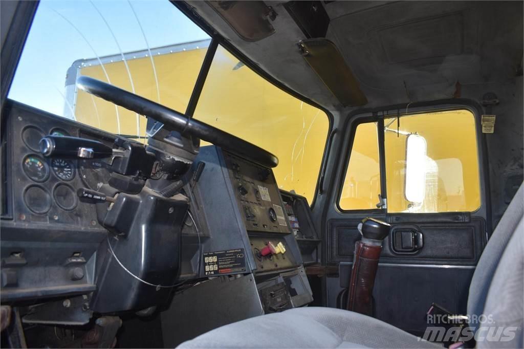 Mack CH613 Sklápěče
