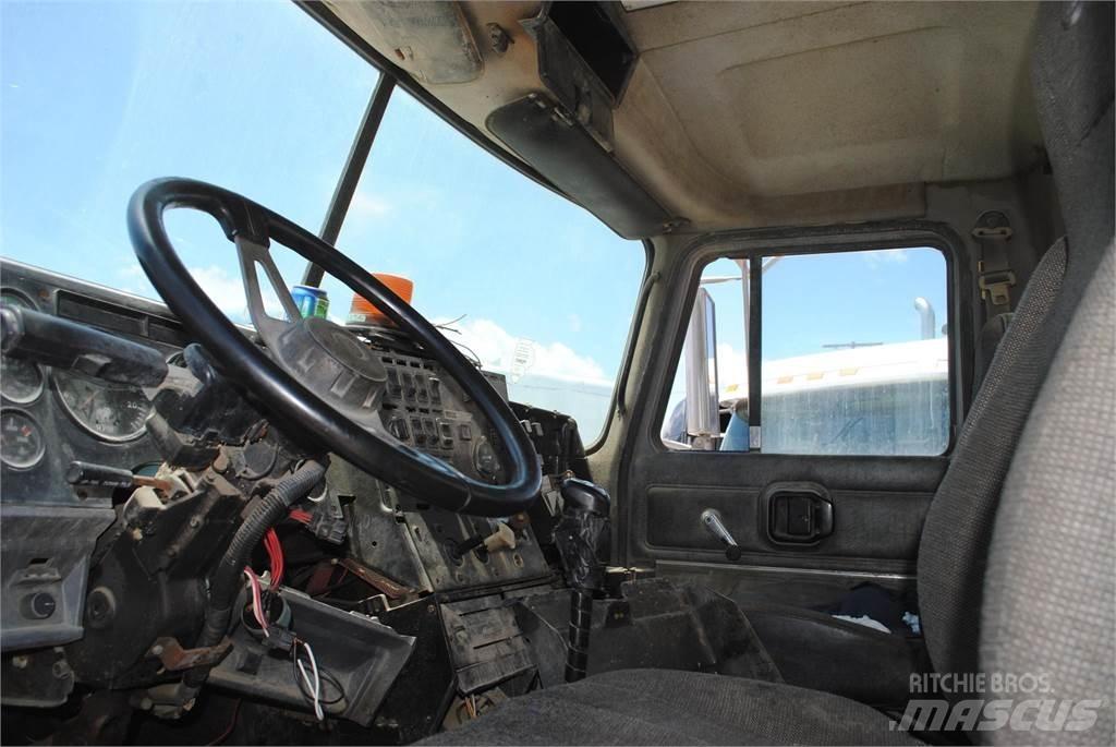 Mack CH613 Sklápěče