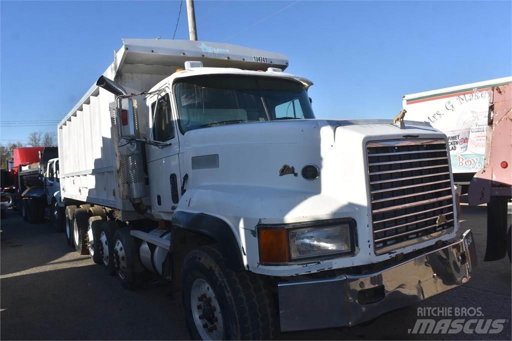 Mack CL713 Sklápěče