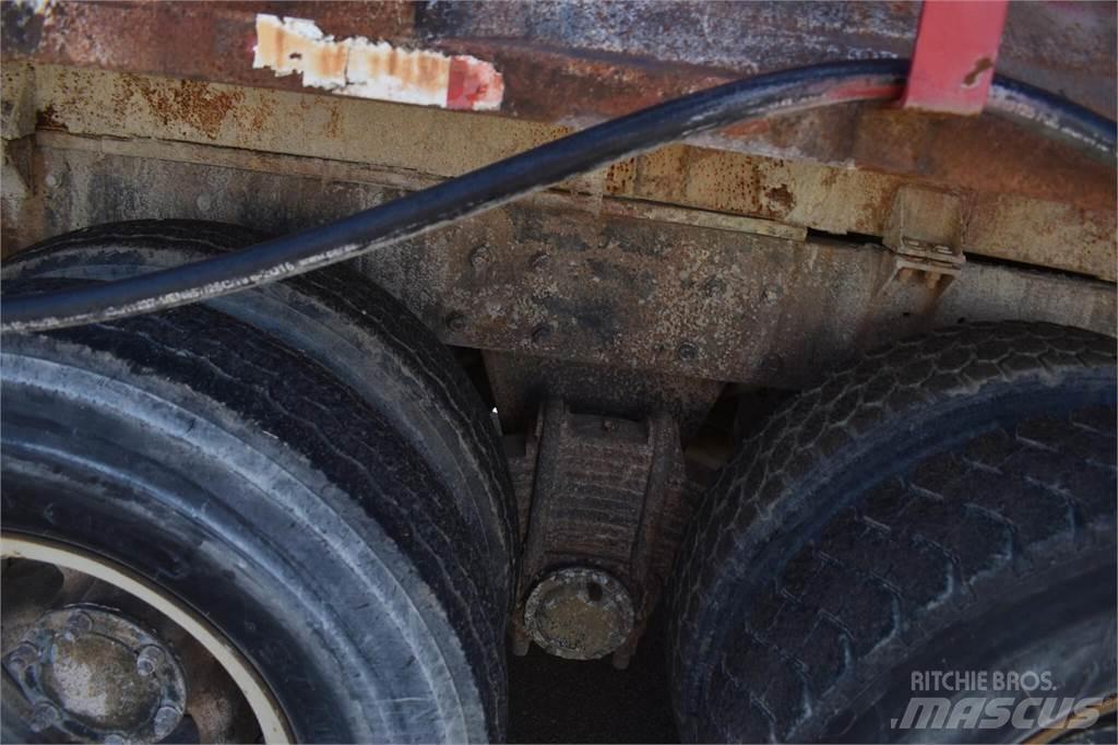 Mack DM685S Cisternové vozy