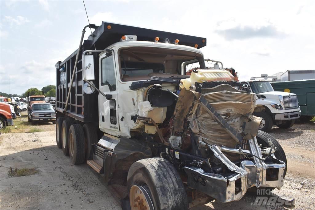 Mack GRANITE GU713 Sklápěče