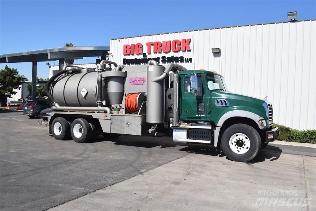 Mack GRANITE GU713 Cisternové vozy