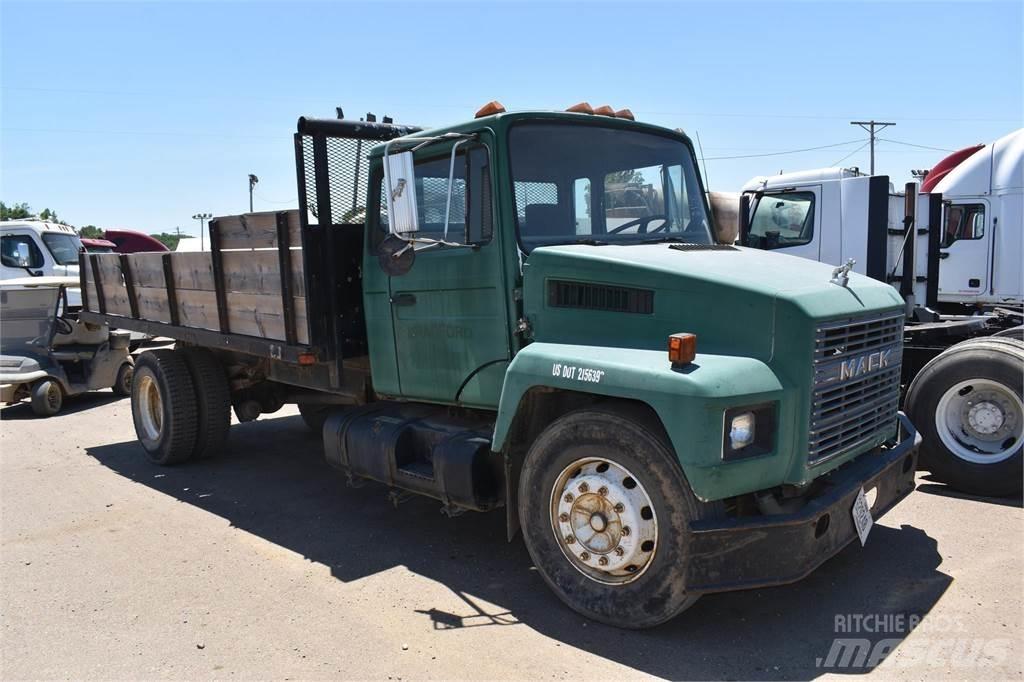 Mack MIDLINER CS200 Sklápěče