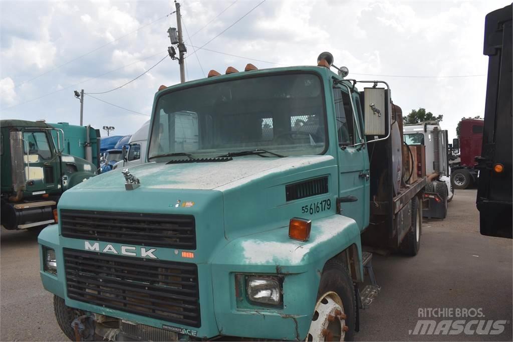 Mack MIDLINER CS200 Cisternové vozy