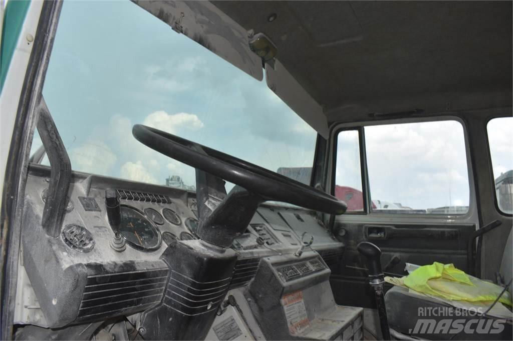 Mack MIDLINER CS200 Cisternové vozy