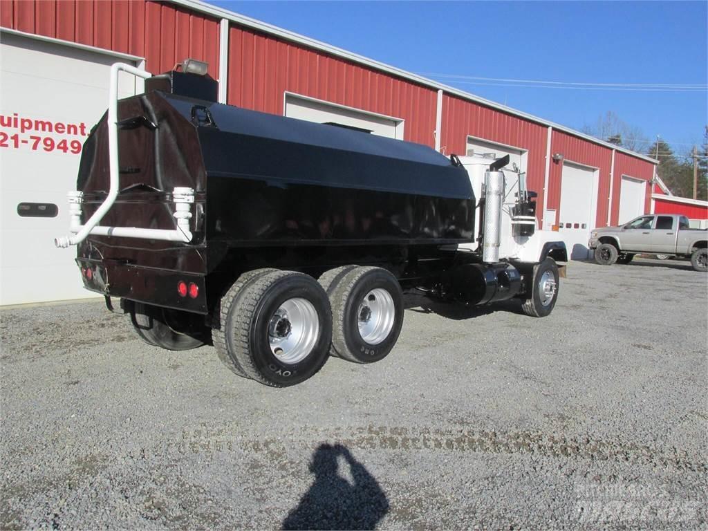 Mack R685S Cisternové vozy