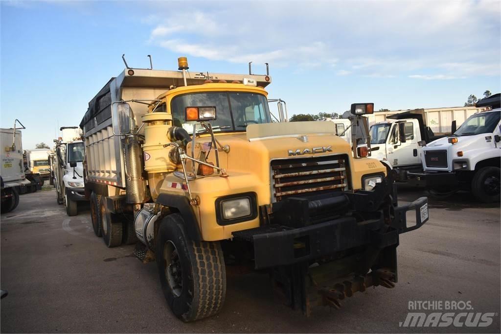 Mack RD688S Sklápěče