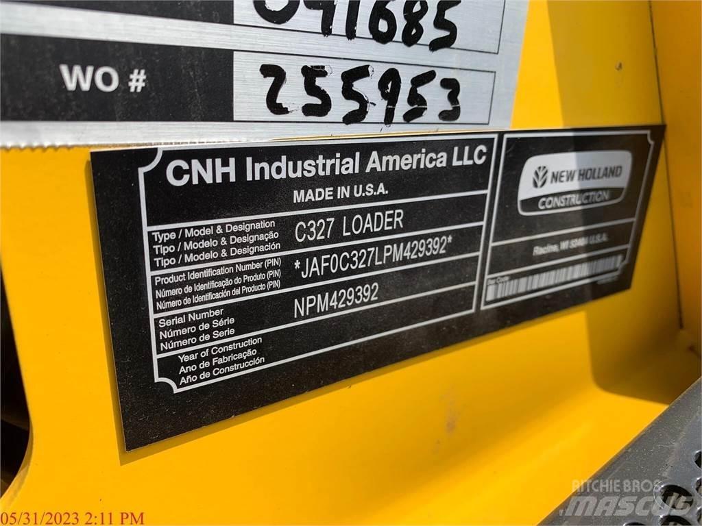 New Holland C327 Smykem řízené nakladače