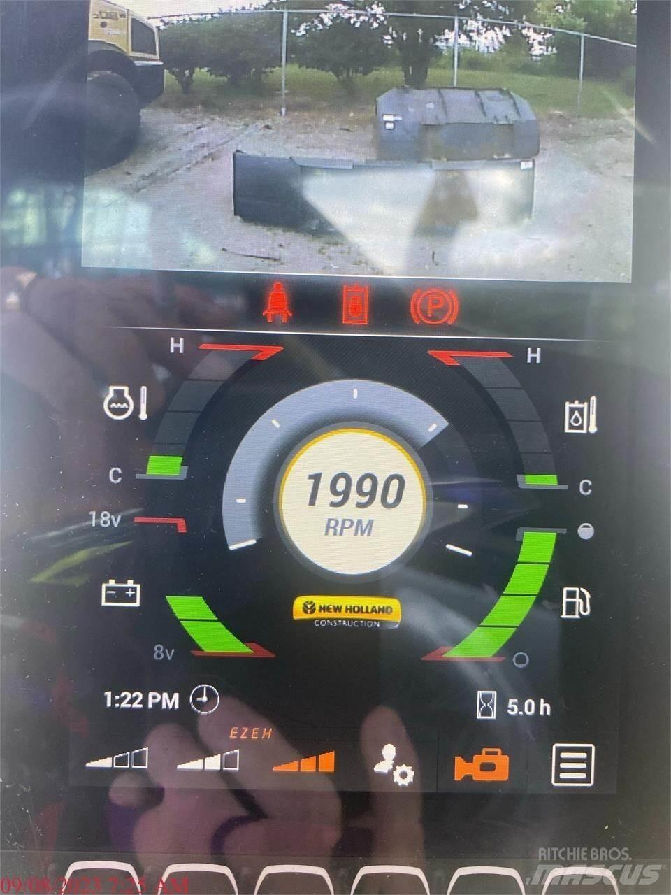 New Holland C332 Smykem řízené nakladače