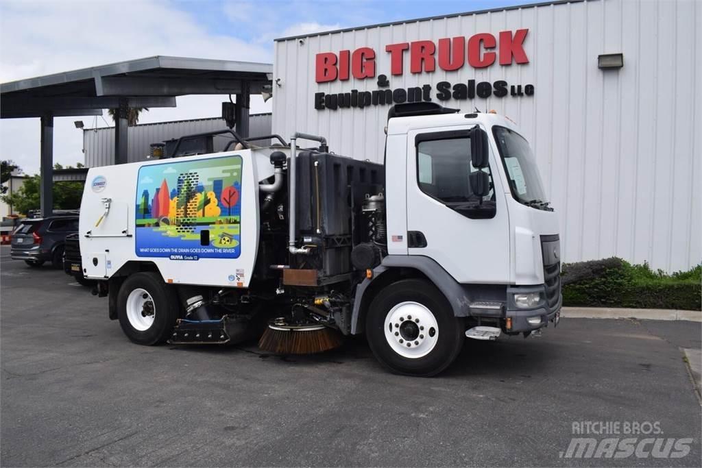 Peterbilt 220 Zametací vozy