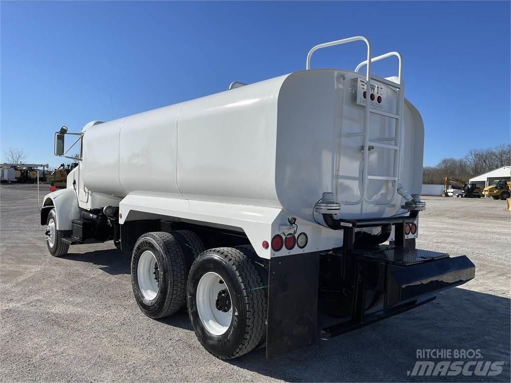 Peterbilt 330 Cisterny na vodu