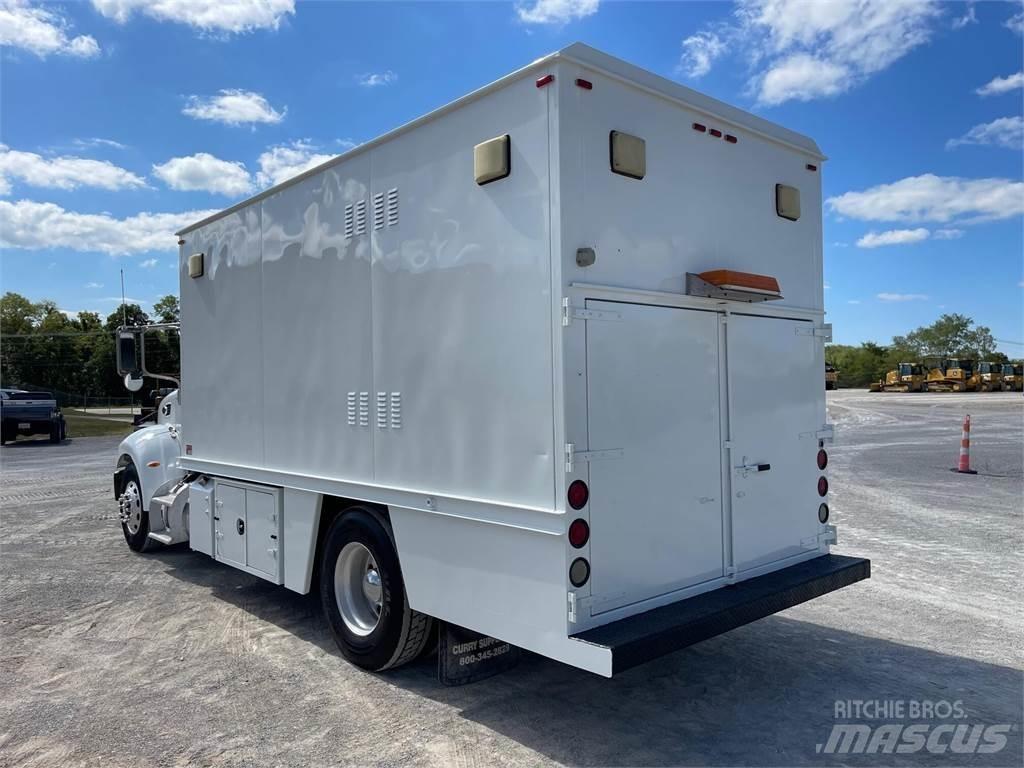 Peterbilt 335 Stavebnictví - ostatní
