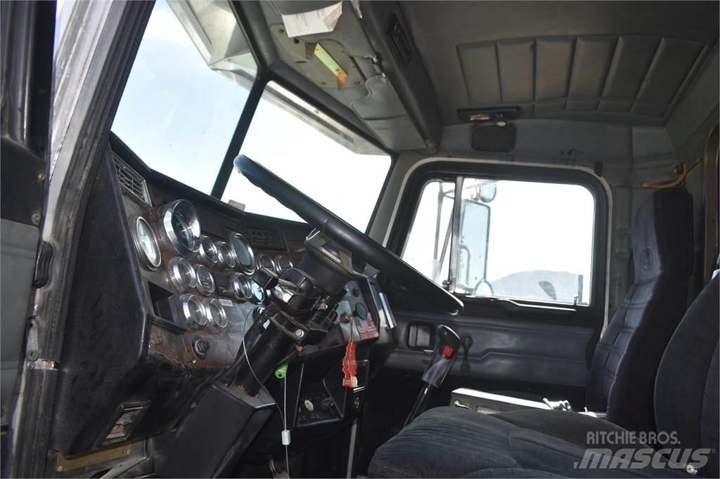 Peterbilt 379EXHD Sklápěče