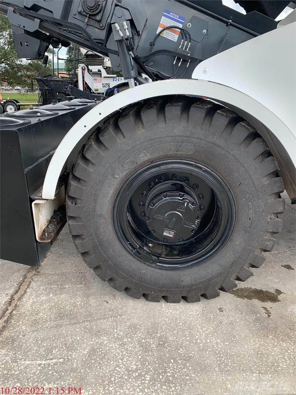 Roadtec MTV1100E Stroje pro přepravu materiálů
