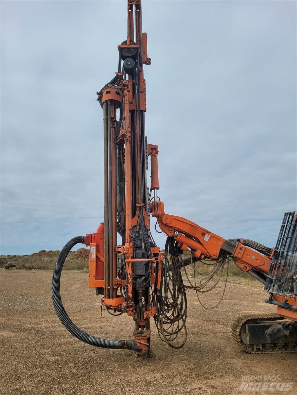 Sandvik DP1500 Povrchové vrtací stroje