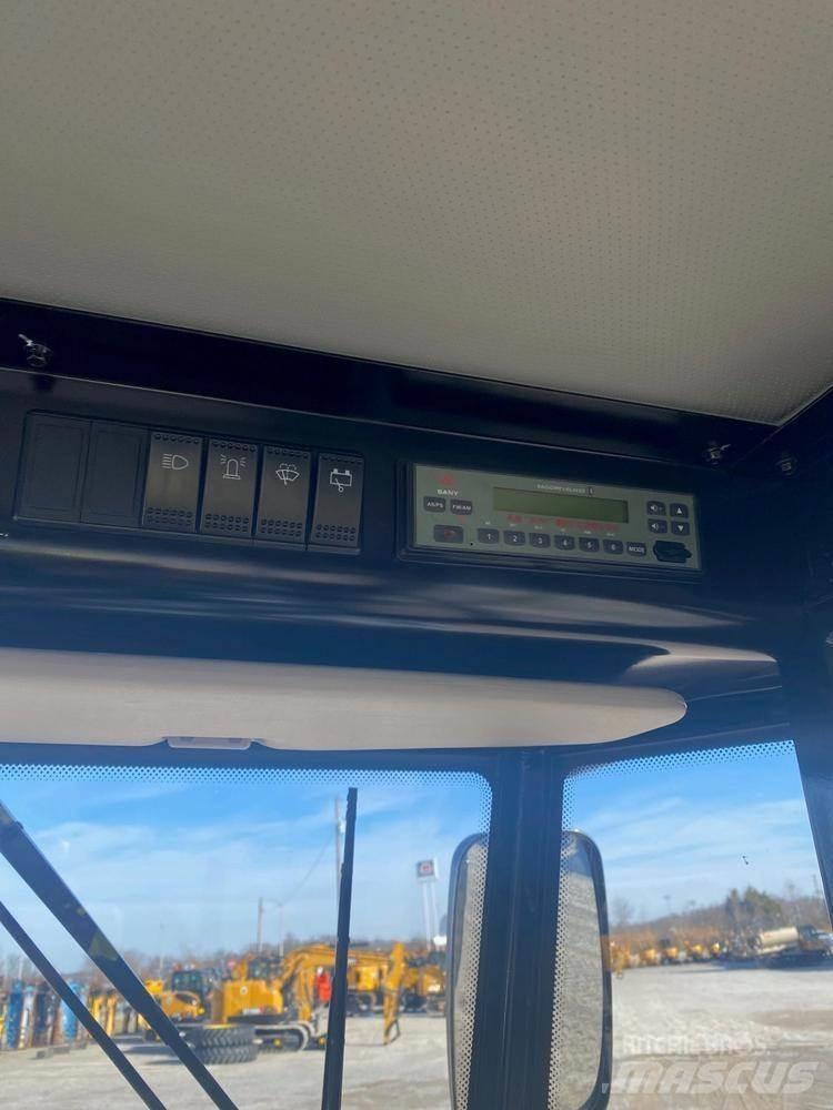 Sany SSR120C-8 Tandemové válce