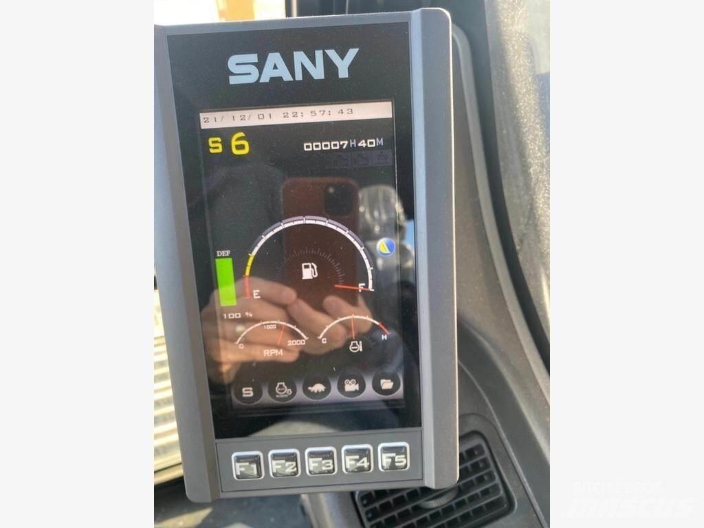 Sany SY215C LC Pásová rýpadla