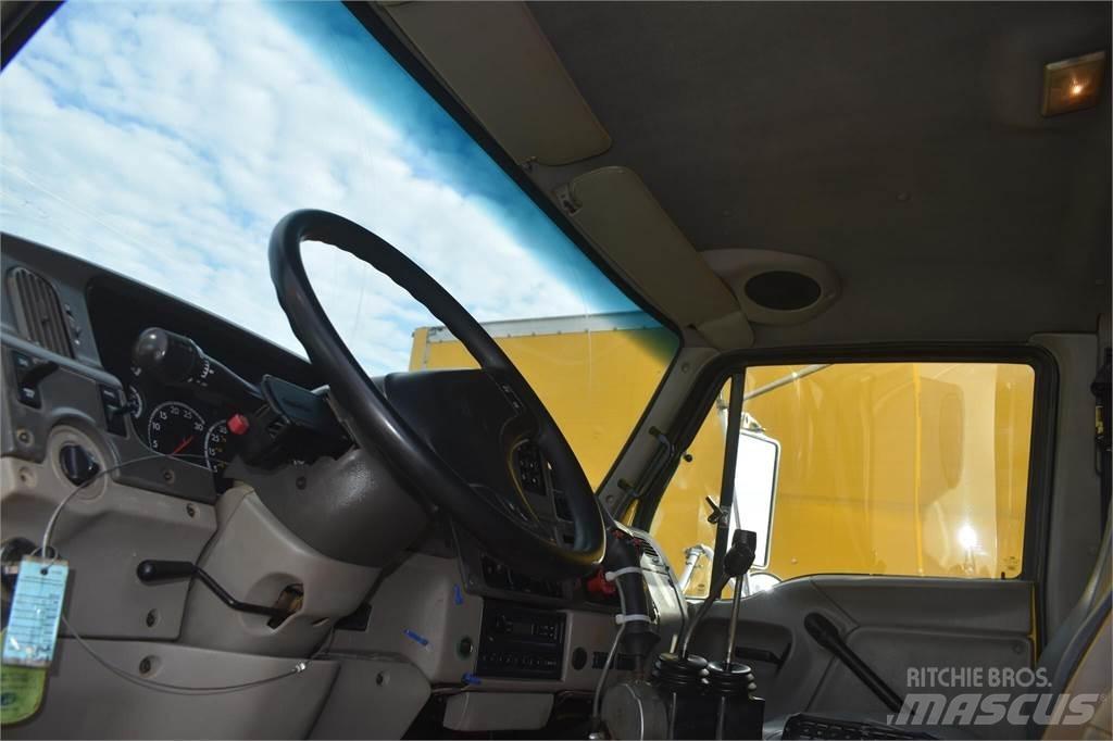 Sterling L8500 Sklápěče