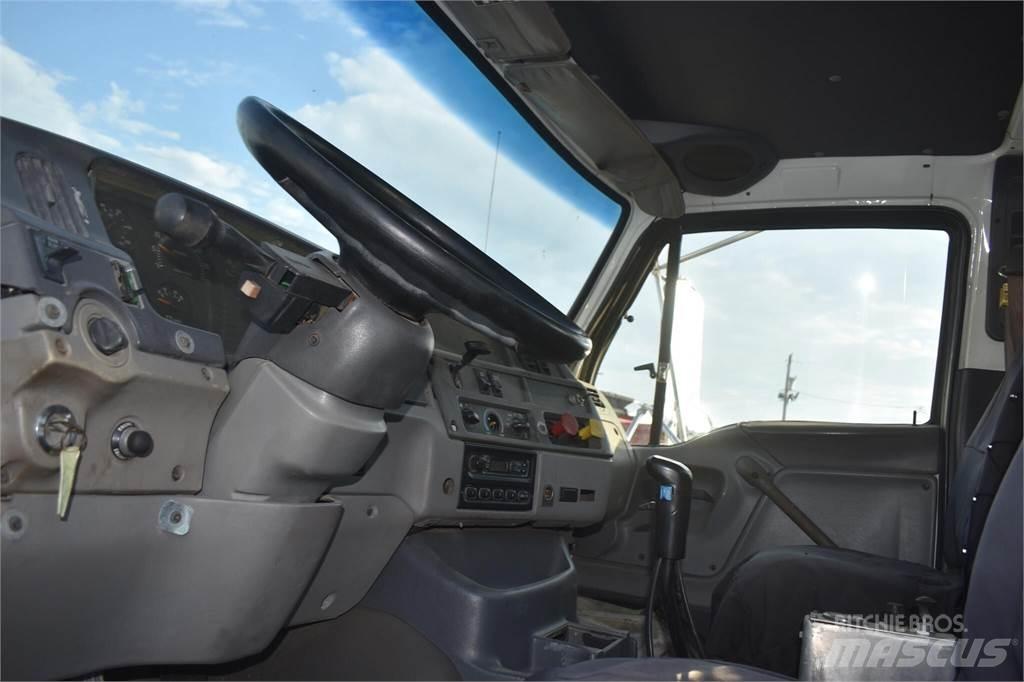 Sterling LT9500 Autojeřáby, hydraulické ruky