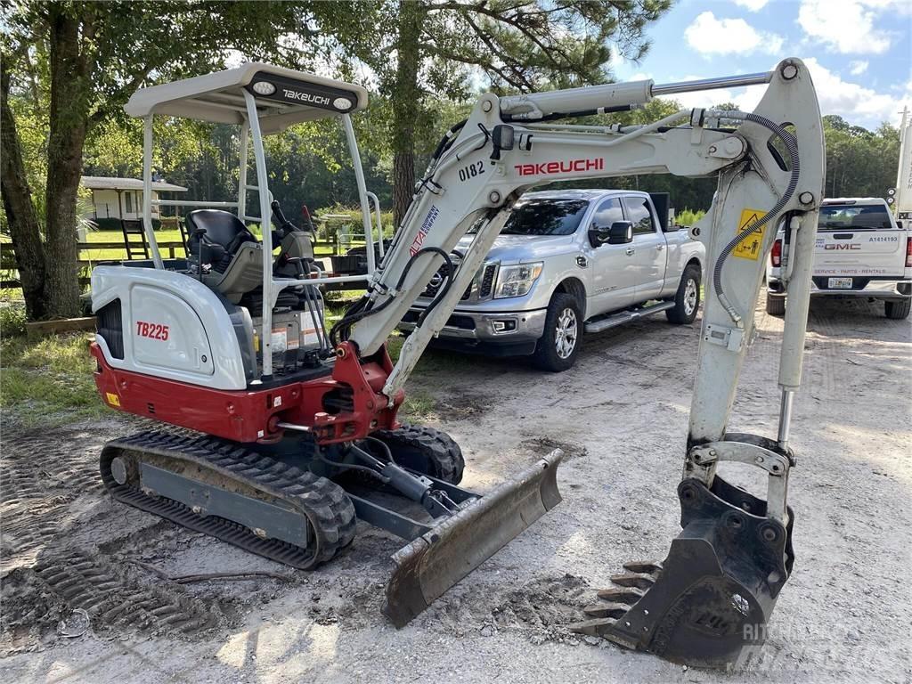 Takeuchi TB225 Mini rýpadla < 7t