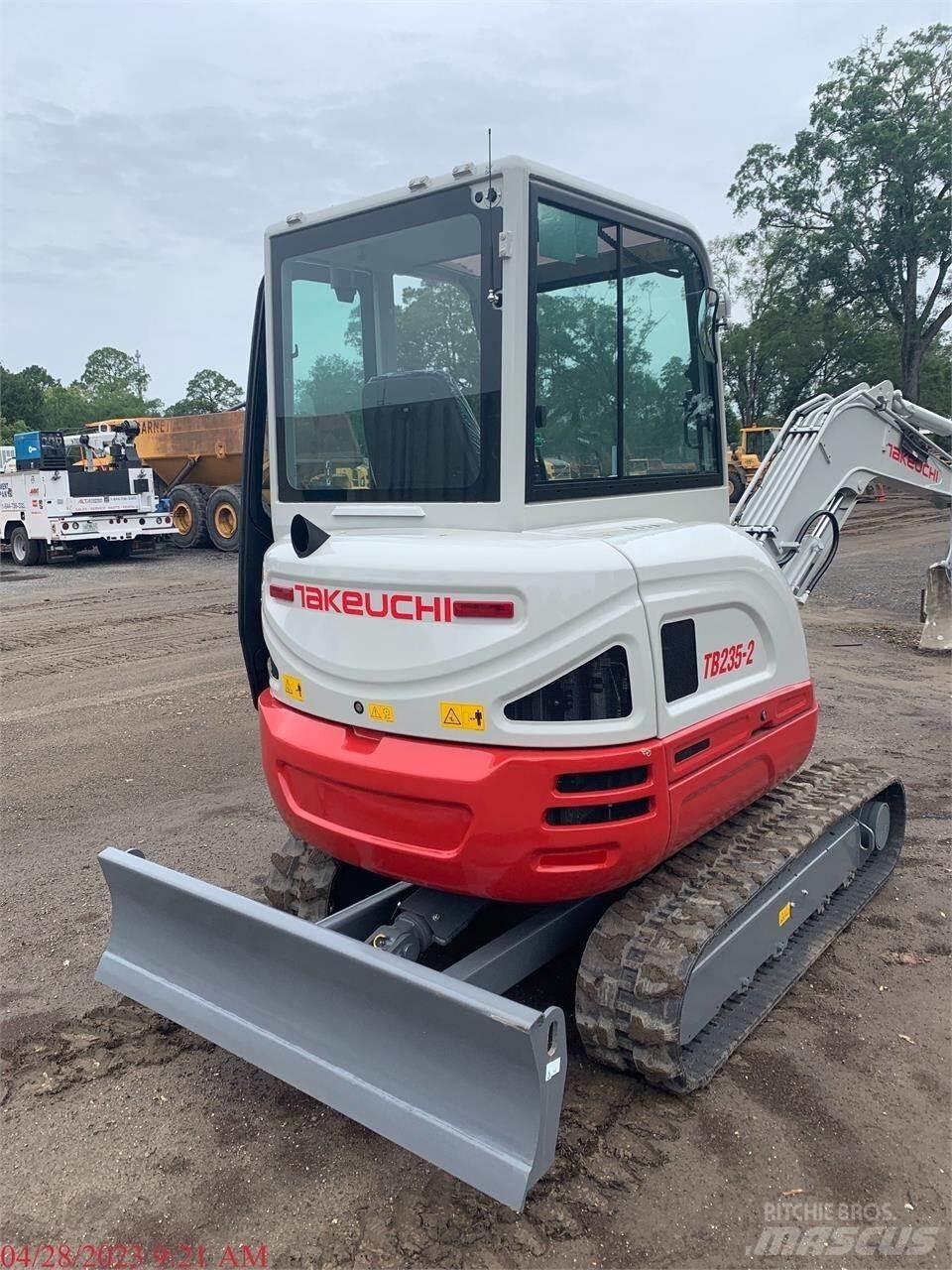 Takeuchi TB235-2 Mini rýpadla < 7t