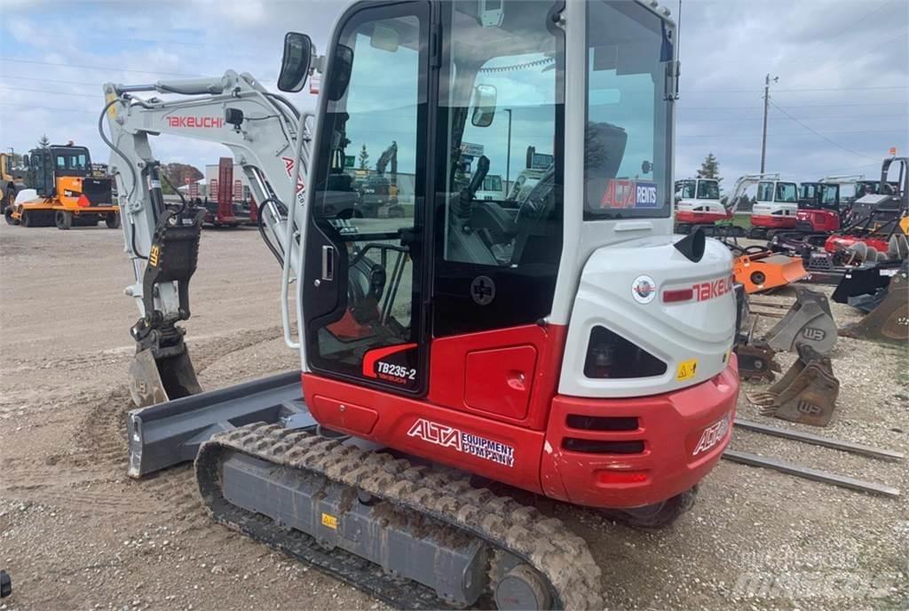 Takeuchi TB235-2 Mini rýpadla < 7t