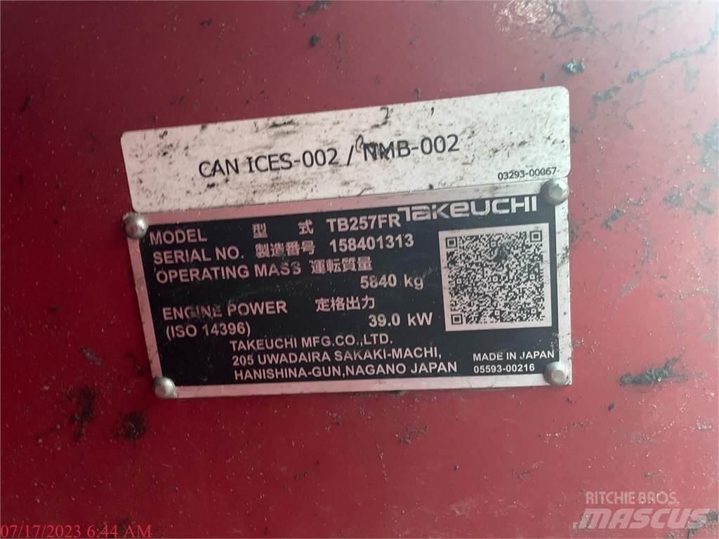 Takeuchi TB257FR Pásová rýpadla