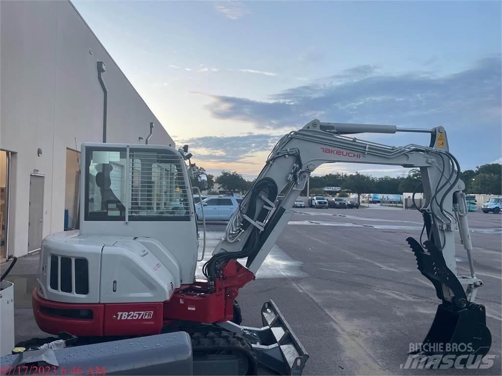 Takeuchi TB257FR Pásová rýpadla