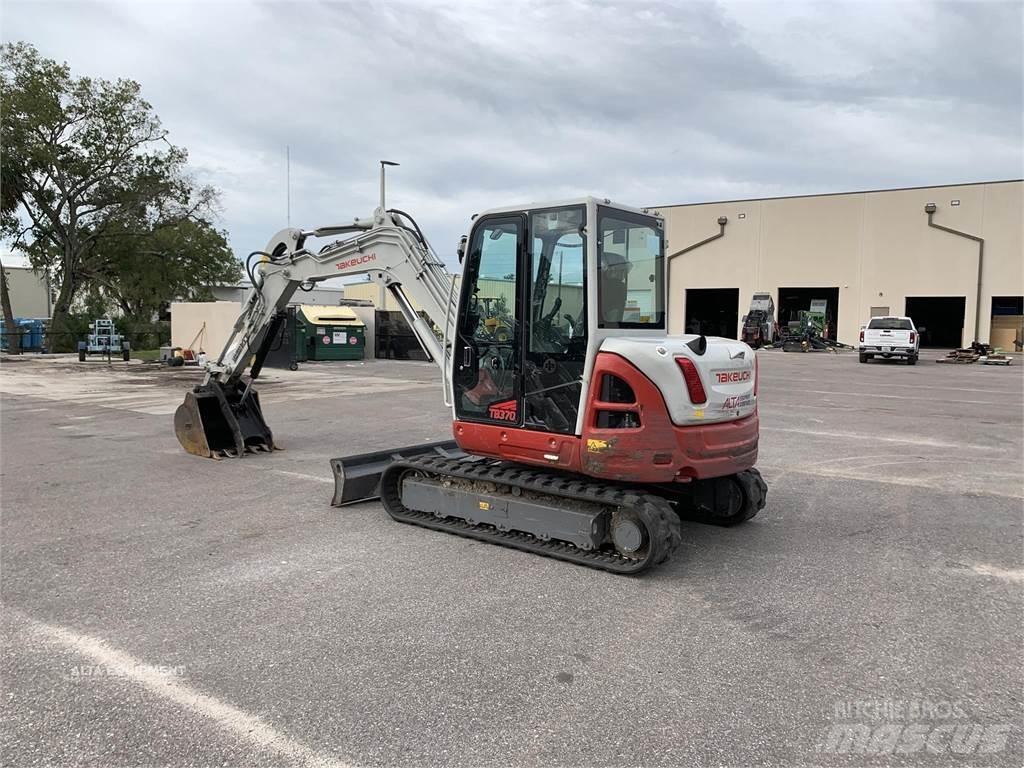 Takeuchi TB370 Pásová rýpadla