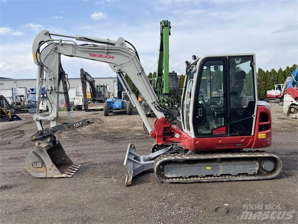 Takeuchi TB370 Pásová rýpadla