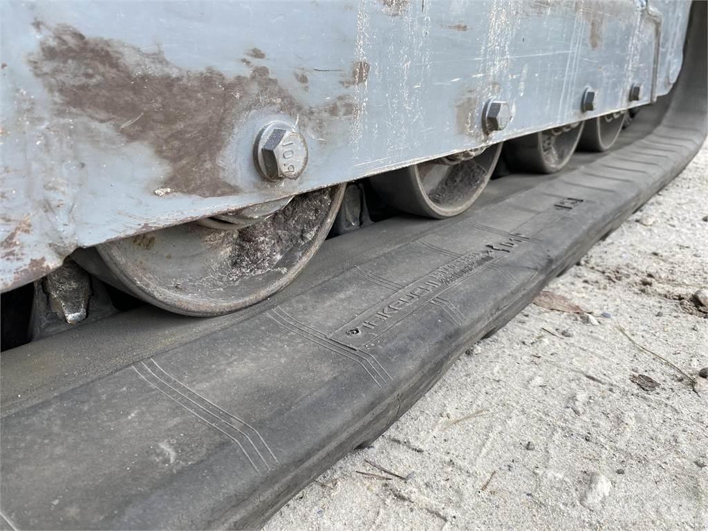 Takeuchi TL8R2 Smykem řízené nakladače