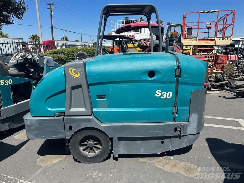 Tennant S30 Zametací stroje