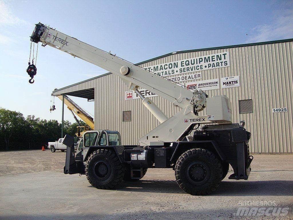 Terex CD225 Jeřáby pro těžký terén