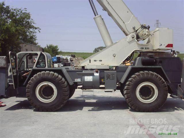 Terex CD225 Jeřáby pro těžký terén