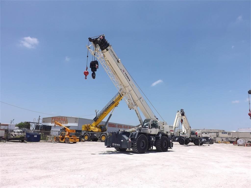Terex RT130 Jeřáby pro těžký terén