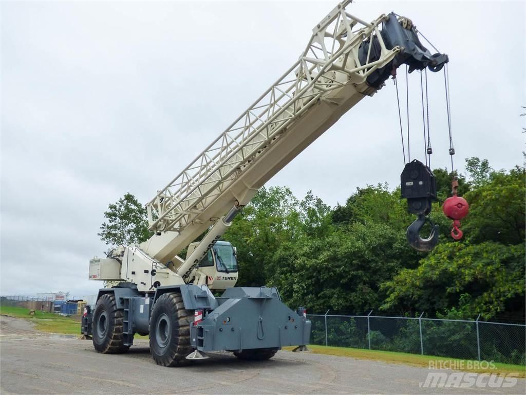 Terex RT130 Jeřáby pro těžký terén