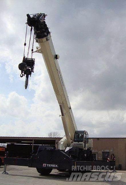 Terex RT130 Jeřáby pro těžký terén