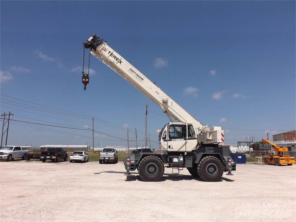 Terex RT230-2 Jeřáby pro těžký terén